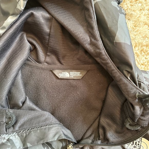 The North Face Men's Jacket - Picture 3 of 3